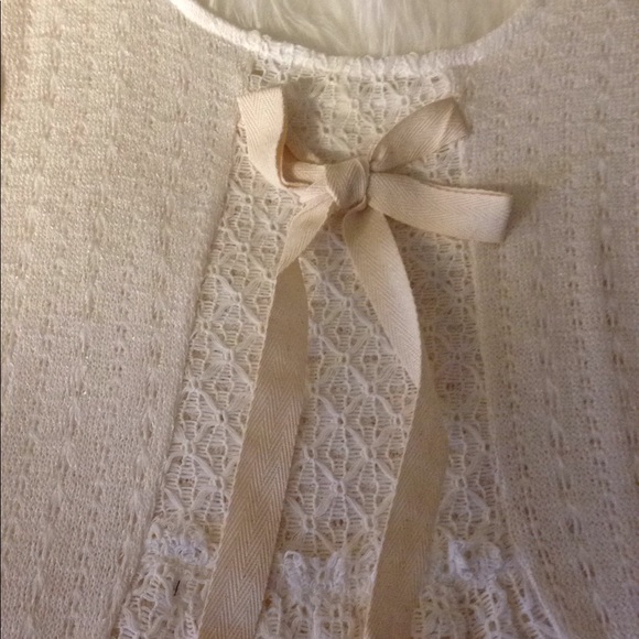 Last 1!! Eyelet Tie back ruffle sweater - Picture 5 of 5